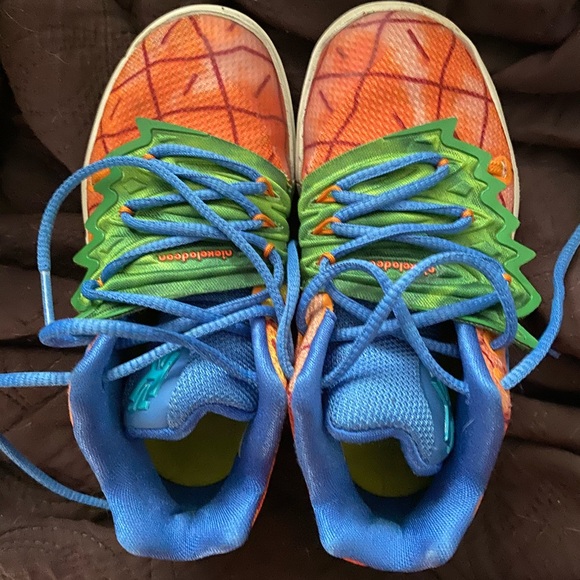Nike Kyrie 5 spongebob pineapple house. - Picture 2 of 6